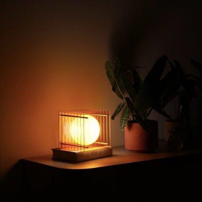 Lampada futuristica a sfera quadrata