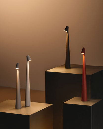 Lámpara de mesa recargable moderna VersaLight