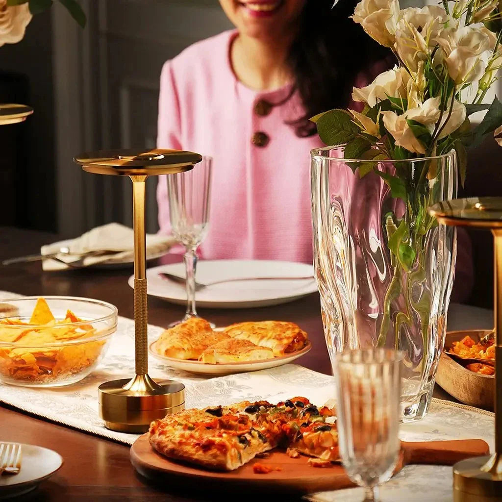 Lampada da tavolo ricaricabile Aurora in acciaio inossidabile