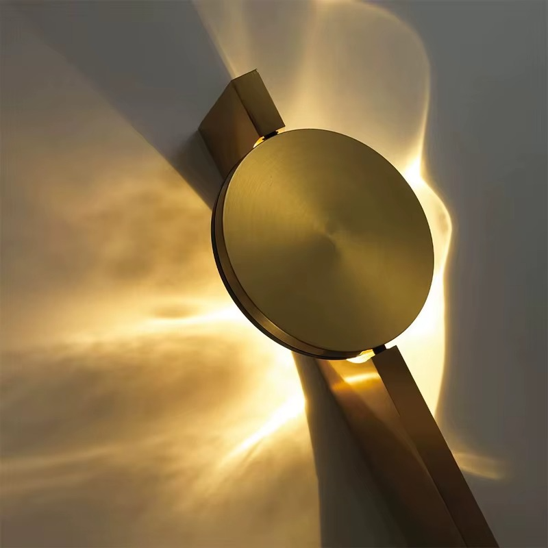 AuraFlow Wall Light
