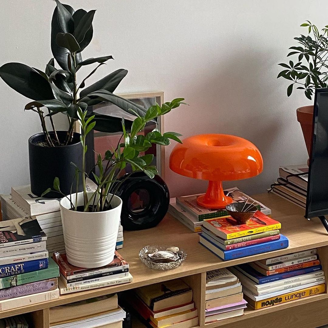 Lámpara italiana con forma de seta de los años 60.